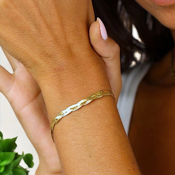Classic Woven Gold Herringbone Tri-Strand Bracelet - Picture 3 of 16